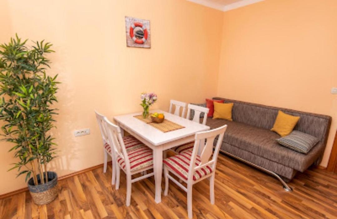 Apartmani Dubrava Podstrana Exterior photo